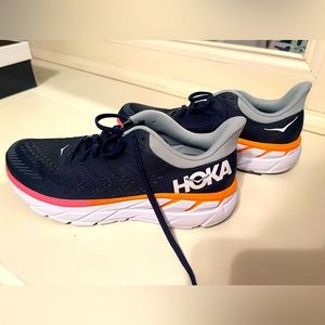 Hoka One One Clifton 7 NWOT